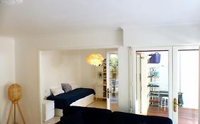 Spacious Cocoon With Nice Garden Close To The Sea